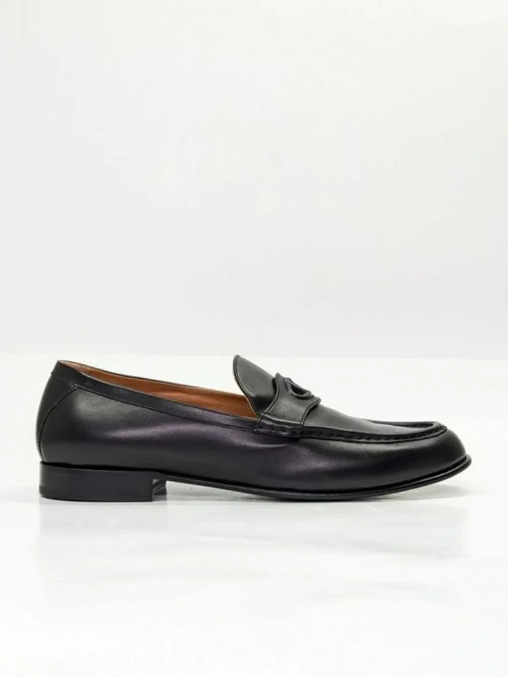 Valentino Garavani Men's Vlogo Penny Loafer in Nero Black Size 43 (MSRP $980)